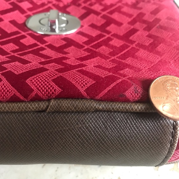 Tommy Hilfiger red cross body purse.  Good pre-loved condition. - Picture 13 of 13